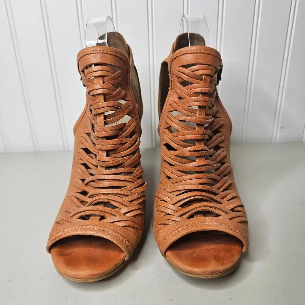 Charles by Charles David Women's Strappy Chunky Leather Sandals Size 8.5 Boho